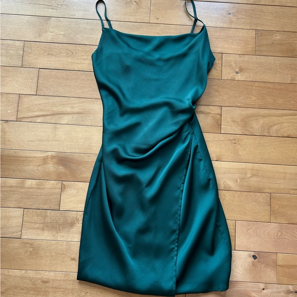 Green Coke Neck Dress - Picture 2 of 3